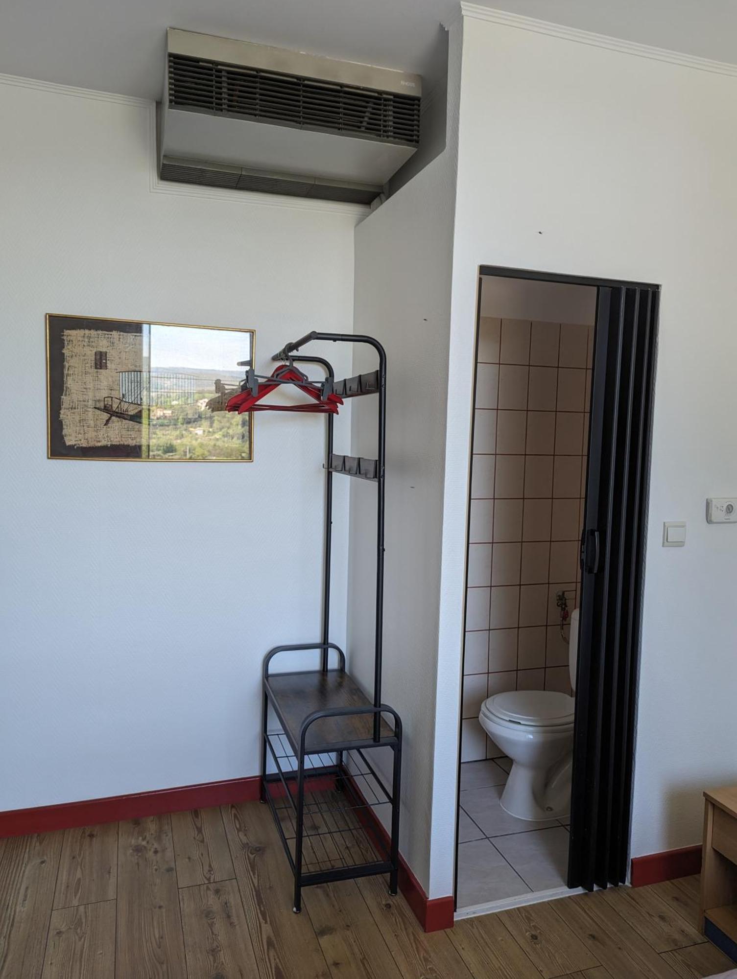 Auberge Des Pins Aubenas Bagian luar foto