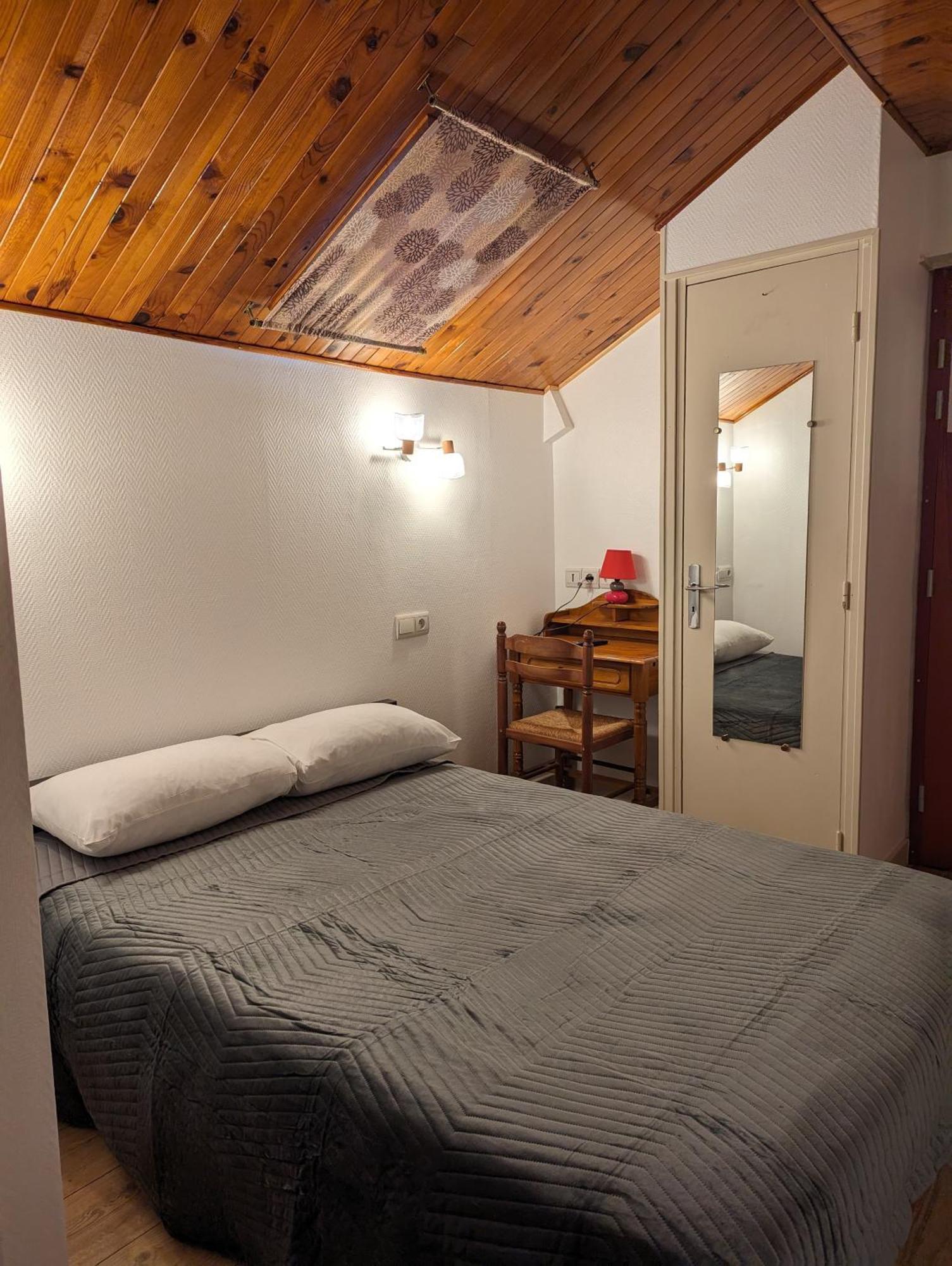 Auberge Des Pins Aubenas Bagian luar foto